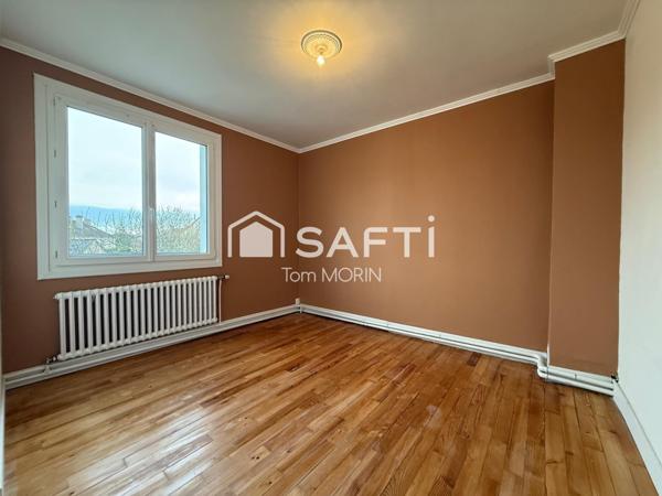 Maison entièrement rénovée secteur la Madelaine, alliant modernité et confort dans un quartier recherché et paisible.