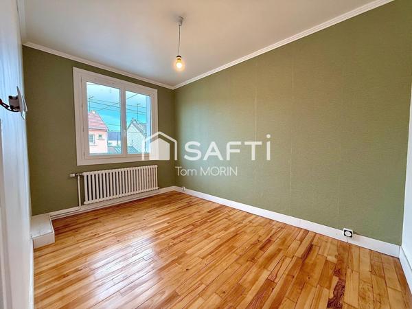 Maison entièrement rénovée secteur la Madelaine, alliant modernité et confort dans un quartier recherché et paisible.