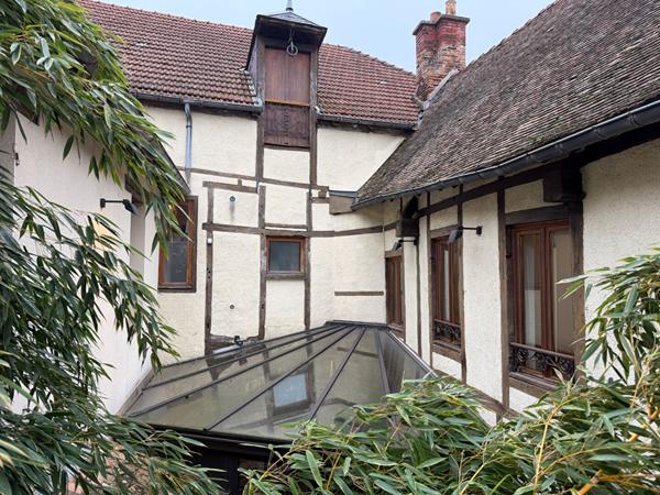 Maison d'habitation et local commercial Ay 355 m2