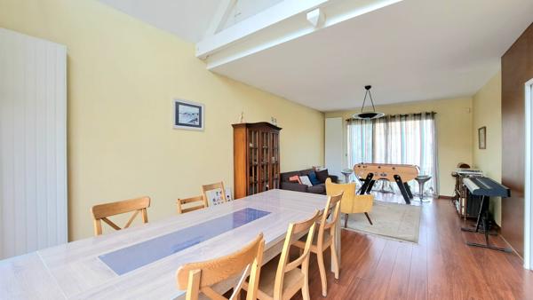 UNIQUE A LUZARCHES - CONFORT ELEGANCE ET VOLUME