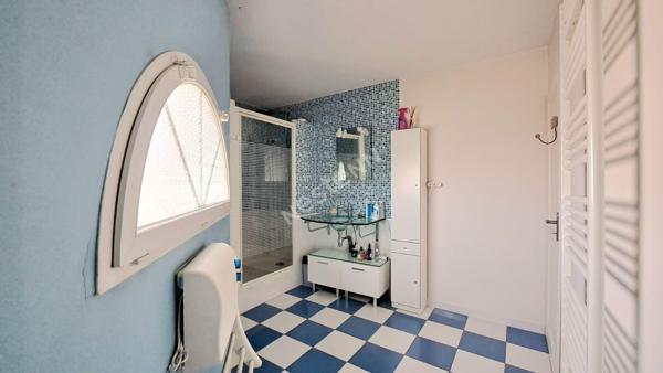 UNIQUE A LUZARCHES - CONFORT ELEGANCE ET VOLUME