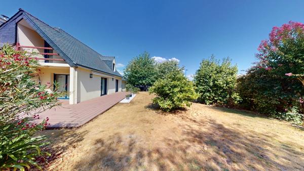 Maison avec vie de plain-pied, à moins de 5 minutes des plages et joli jardin de 1050 m². (visite virtuelle disponible)