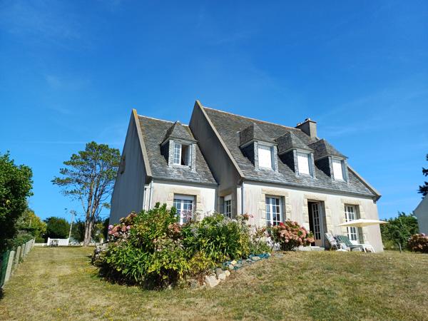 Plougasnou le Diben, maison 5 chambres vue mer sur 2340 m2 de terrain constructible.