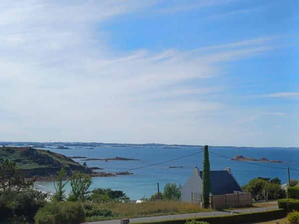 Plougasnou le Diben, maison 5 chambres vue mer sur 2340 m2 de terrain constructible.