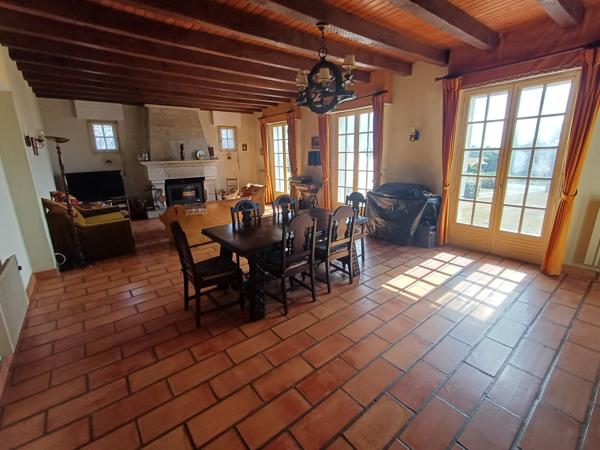 Plougasnou le Diben, maison 5 chambres vue mer sur 2340 m2 de terrain constructible.