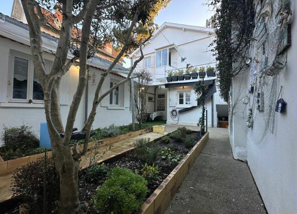 Maison à vendre    4 pièces •  Saint-Palais-sur-Mer