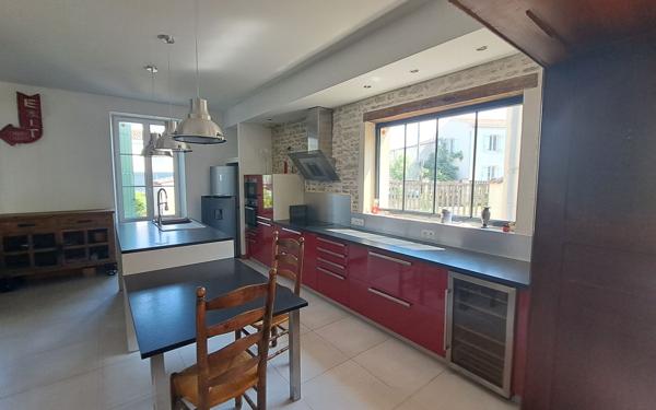 Maison à vendre    5 pièces • 212 m2 Sainte-Soulle