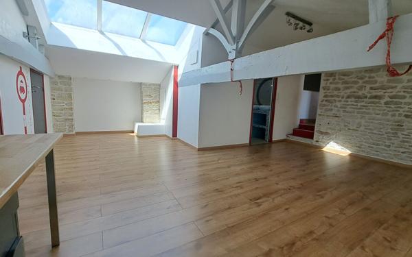 Maison à vendre    5 pièces • 212 m2 Sainte-Soulle