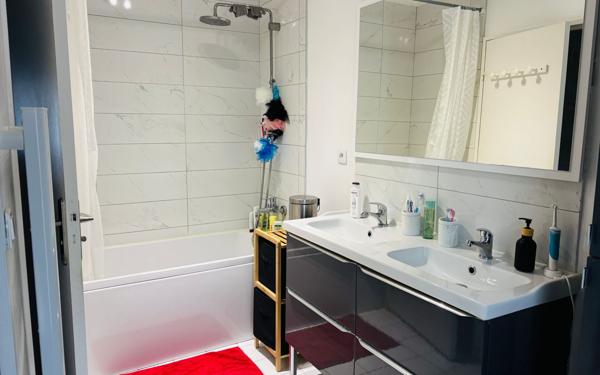 Maison à vendre    6 pièces •  Lisses