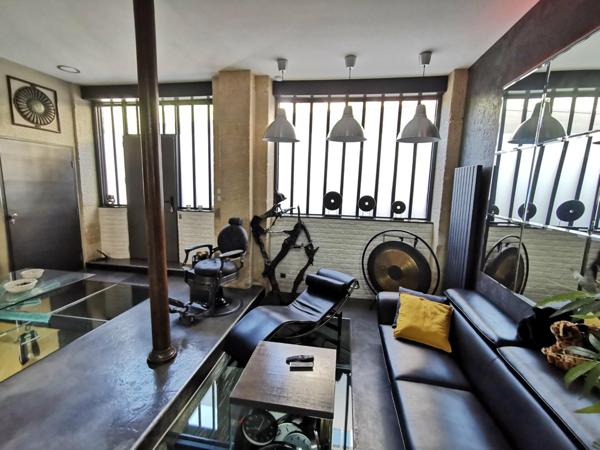 Superbe Loft équipé, avec sauna et cour-terrasse