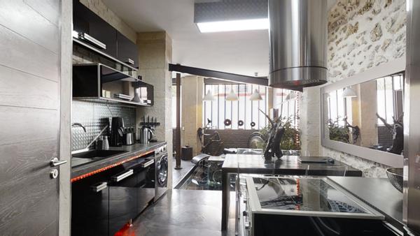 Superbe Loft équipé, avec sauna et cour-terrasse