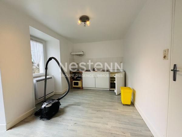 Maison de bourg a vendre à SEILHAC avec jardin