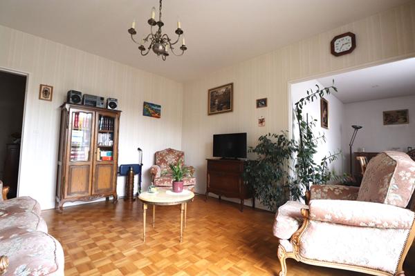 Appartement situé à Compiegne dans les avenues de 4 pièces 77,18 m2 Loi Carrez