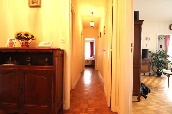 Appartement situé à Compiegne dans les avenues de 4 pièces 77,18 m2 Loi Carrez