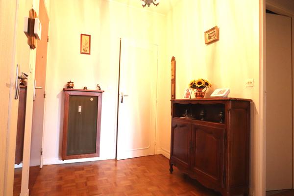 Appartement situé à Compiegne dans les avenues de 4 pièces 77,18 m2 Loi Carrez