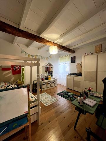 Charmante maison de village entièrement restaurée, 5 pièces, 3 chambres, au coeur du triangle Saint-Clar / Fleurance / Lectoure