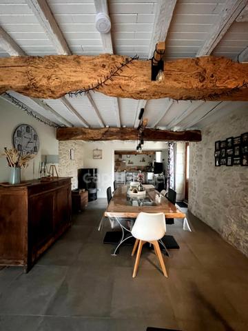 Charmante maison de village entièrement restaurée, 5 pièces, 3 chambres, au coeur du triangle Saint-Clar / Fleurance / Lectoure