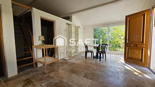 À Puyricard, vaste propriété au calme avec fort potentiel — cadre nature, à deux pas d’Aix-en-Provence.