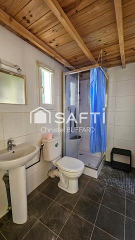 À Puyricard, vaste propriété au calme avec fort potentiel — cadre nature, à deux pas d’Aix-en-Provence.