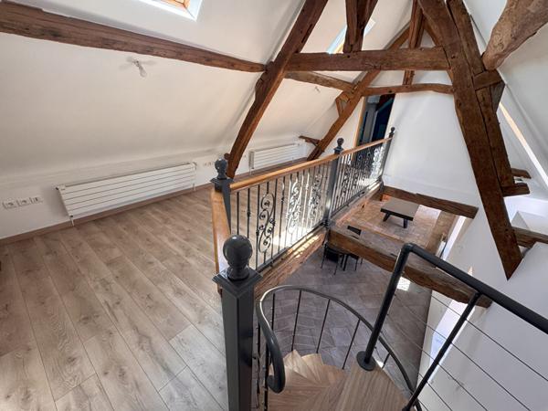 NOAILLES PROCHE MAISON LONGERE, 8 PIECES- SEJOUR TRIPLE-5 CHAMBRES- DEPENDANCE-JARDIN