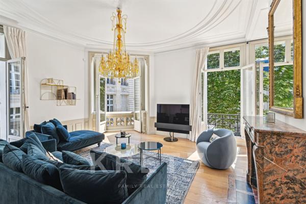 Appartement rénové dans un bel Hôtel Particulier