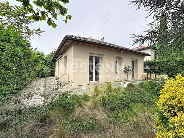 Maison individuelle type 5 pièces avec 3 chambres 2 garages et 2 place de parking - 69500 BRON