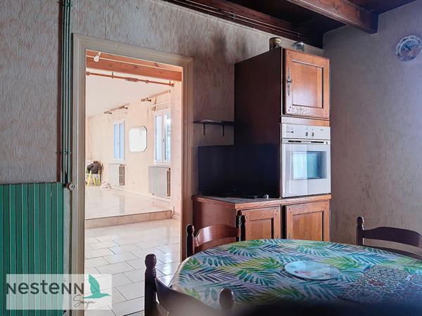 Maison à vendre en plein centre de Saint Sulpice de Royan à 10 minutes des plages de Royan.