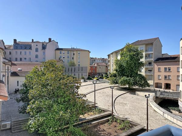 T3 CAVE ET PARKING COUVERT, CENTRE VILLE.