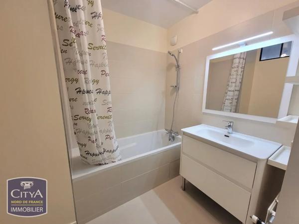 Appartement à louer 3 pièces 82.69m² Croix (59170)