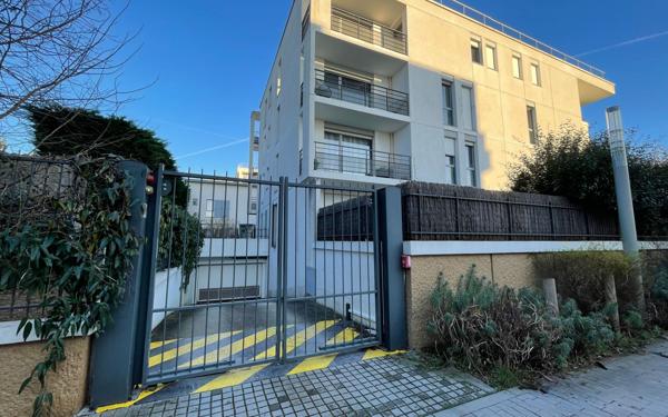 Stationnement à vendre    Saint-Michel-sur-Orge