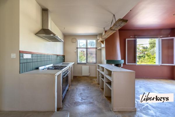 Appartement duplex à l'esprit maison avec terrasse de 40 m² et studio indépendant – Hyères Godillot