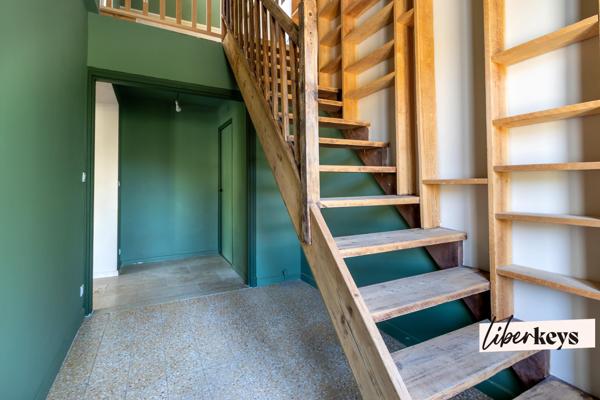 Appartement duplex à l'esprit maison avec terrasse de 40 m² et studio indépendant – Hyères Godillot
