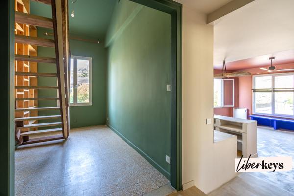 Appartement duplex à l'esprit maison avec terrasse de 40 m² et studio indépendant – Hyères Godillot
