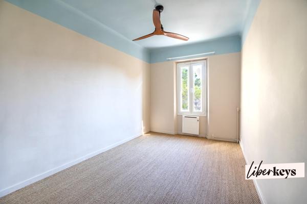 Appartement duplex à l'esprit maison avec terrasse de 40 m² et studio indépendant – Hyères Godillot