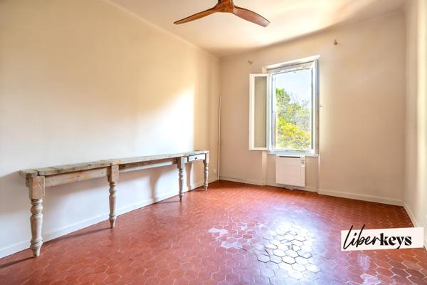 Appartement duplex à l'esprit maison avec terrasse de 40 m² et studio indépendant – Hyères Godillot