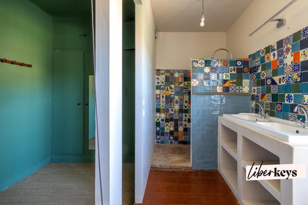 Appartement duplex à l'esprit maison avec terrasse de 40 m² et studio indépendant – Hyères Godillot
