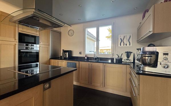 Maison à vendre    8 pièces • 166 m2 Pontault-Combault