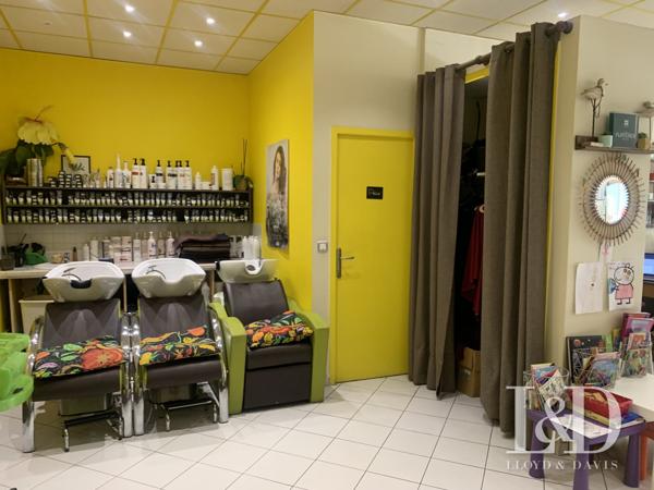 VENTE DES MURS  D UN LOCAL COMMERCIAL- SECTEUR DYNAMIQUE DE LA BLANCARDE_ 13004 MARSEILLE