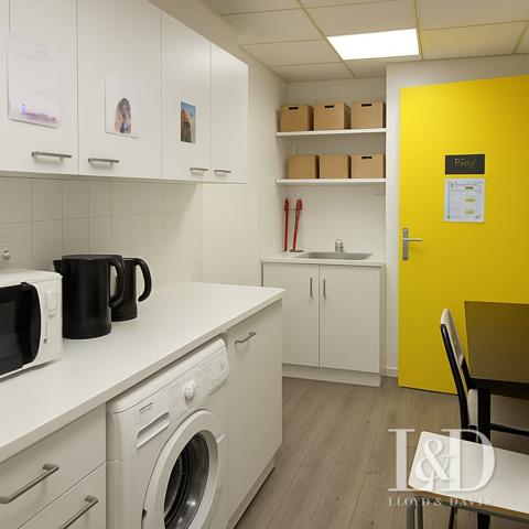 VENTE DES MURS  D UN LOCAL COMMERCIAL- SECTEUR DYNAMIQUE DE LA BLANCARDE_ 13004 MARSEILLE