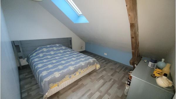 Maison: 100 m² hab, 3 ch, bureau, salle d’eau, garage, atelier / 721m²