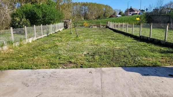 Maison: 100 m² hab, 3 ch, bureau, salle d’eau, garage, atelier / 721m²