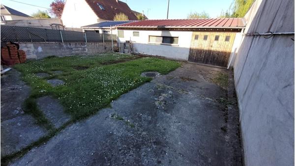 Maison: 100 m² hab, 3 ch, bureau, salle d’eau, garage, atelier / 721m²