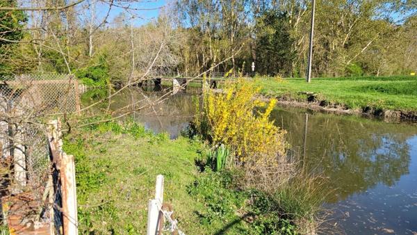 Maison: 100 m² hab, 3 ch, bureau, salle d’eau, garage, atelier / 721m²