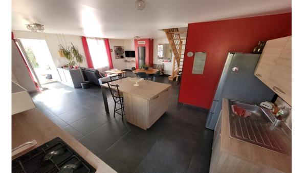 Maison: 100 m² hab, 3 ch, bureau, salle d’eau, garage, atelier / 721m²