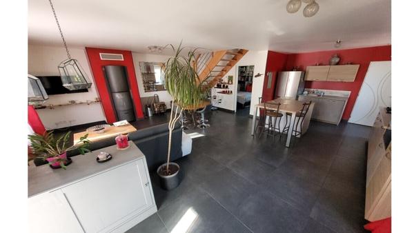 Maison: 100 m² hab, 3 ch, bureau, salle d’eau, garage, atelier / 721m²