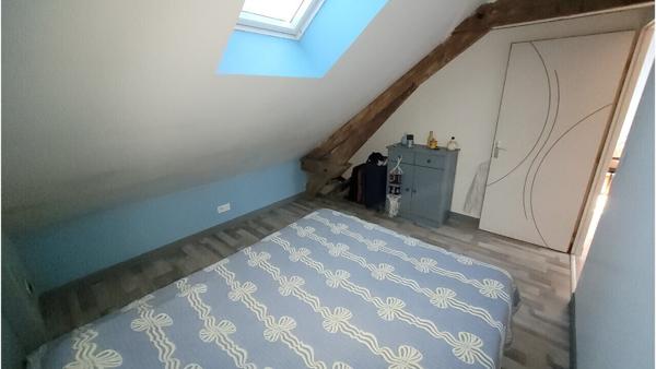 Maison: 100 m² hab, 3 ch, bureau, salle d’eau, garage, atelier / 721m²