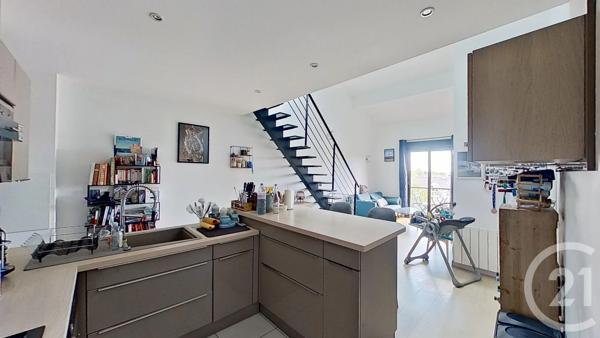 Appartement F3 à vendre  3 pièces - 69 m 2   LE PERREUX SUR MARNE  - 94