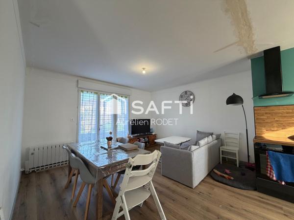 Maison sur sous sol intégral.