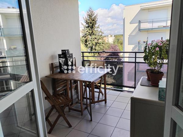 Appartement
         4 pièces
        - 92 m² Exclusivité 356 000 € *