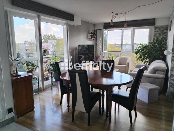 Appartement
         4 pièces
        - 92 m² Exclusivité 356 000 € *